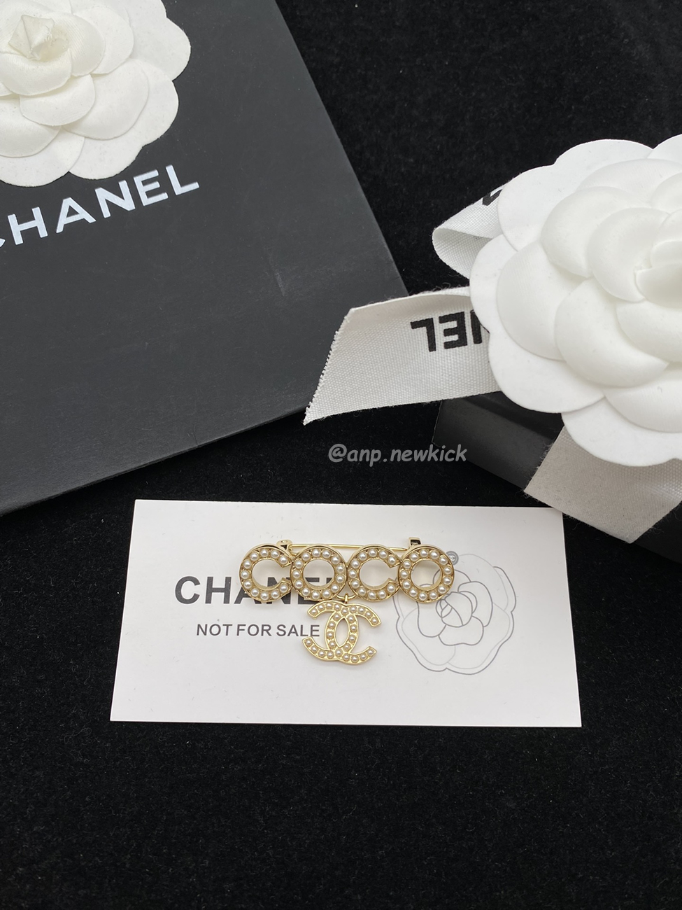 Chanel Glass Pearl Cc Gold Brooch (12) - www.newkick.vip
